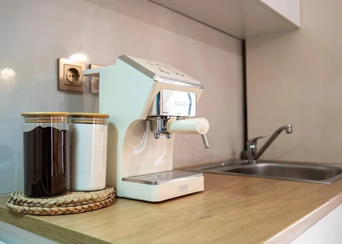 Ethereal Aura - 1 Min To The شقة *