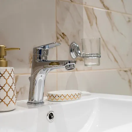 Apartment Ethereal Aura - 1 Min To The