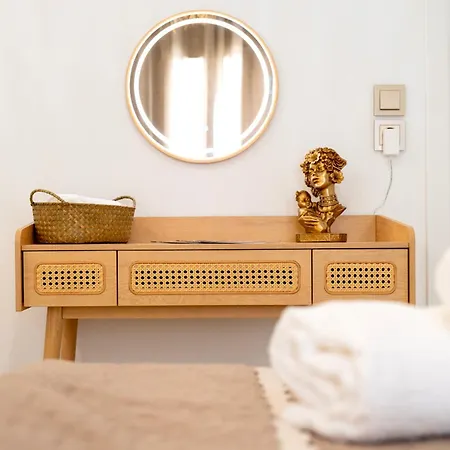 Apartment Ethereal Aura - 1 Min To The