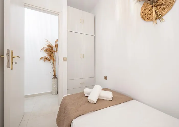 Apartment Ethereal Aura - 1 Min To The